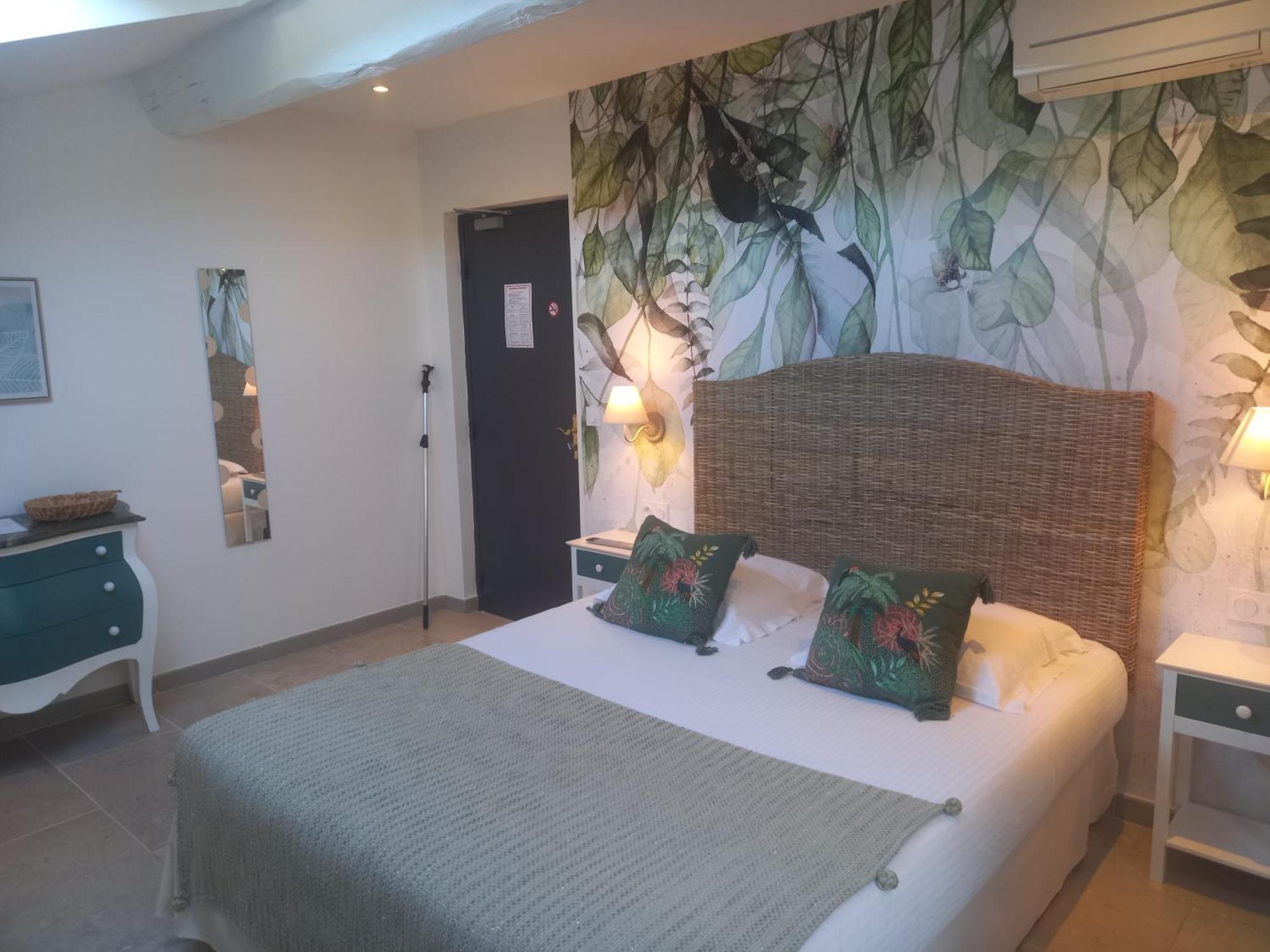 Collobrières Hotel Restaurant Notre Dame מראה חיצוני תמונה